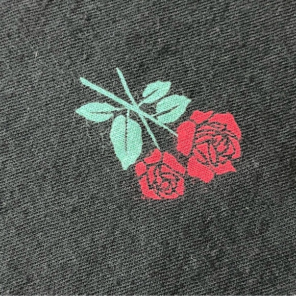 Victoria’s Secret PINK Black Rose Floral Twist Front Long Sleeve Tee Women’s L - Picture 8 of 10